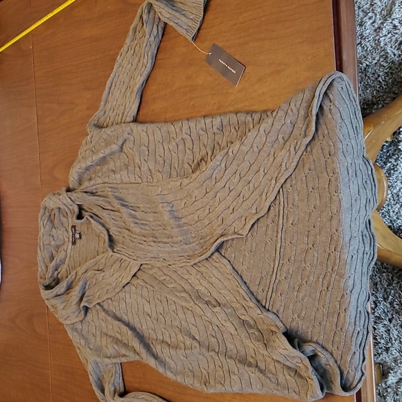 Tommy Hilfiger sweater - Picture 2 of 3